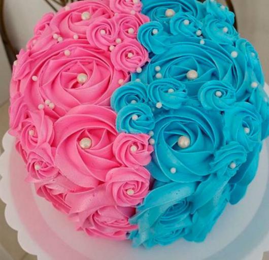 Decoration all made with blue and pink icing
