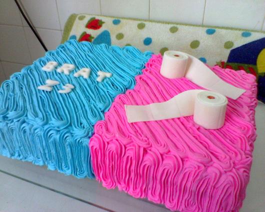 Half blue half pink pink cake