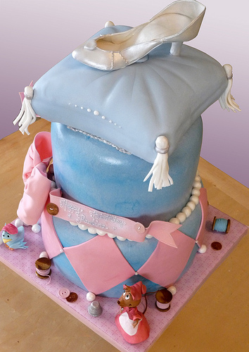 blue and pink cinderella cake