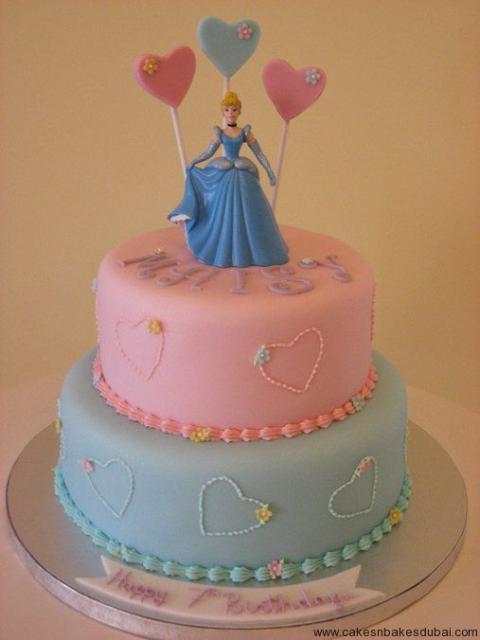 2-story round cake for Cinderella's party