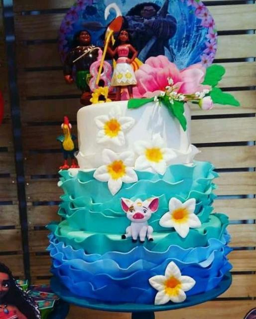 fake Moana layered cake