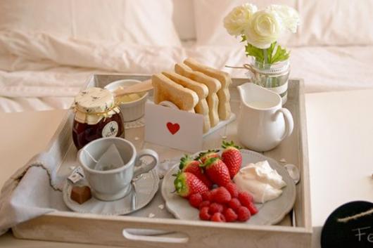 romantic breakfast
