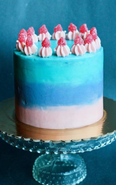 Blue and pink cake ideal for unicorn party