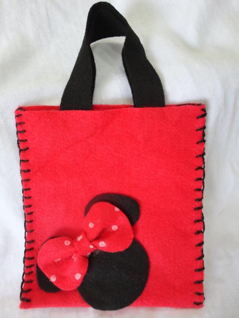 Minnie surprise felt bag souvenirs
