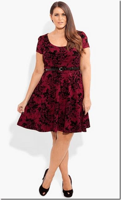 Model wears print wine red dress combined with closed black shoe.