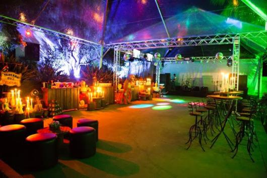 Themes for an 18th birthday party outdoors