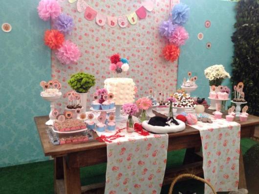 Themes for the 18th birthday party, flower decor