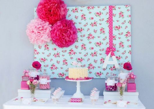 Themes for women's 18th birthday party with flowered fabric