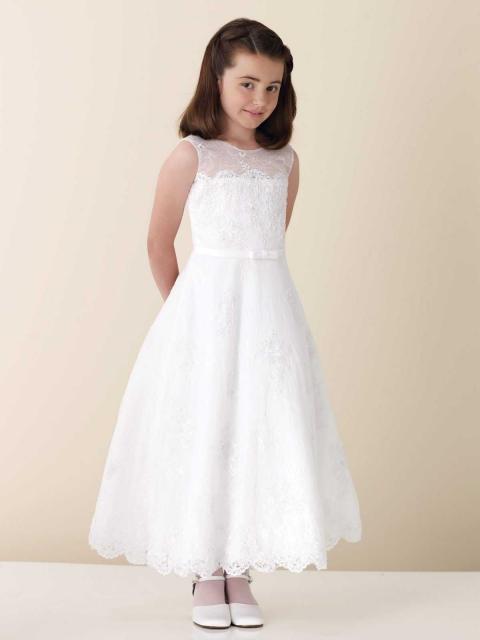 Beautiful and simple white dress model