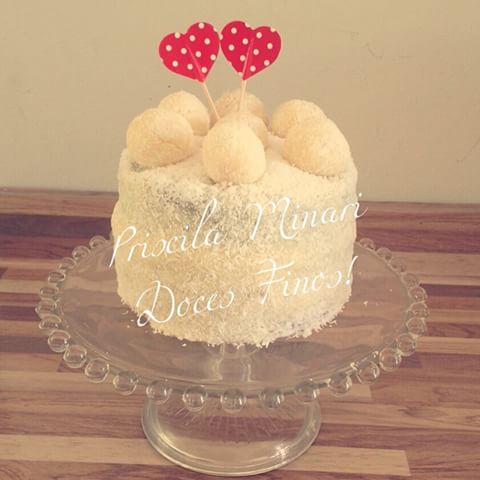 kiss cake with hearts on top