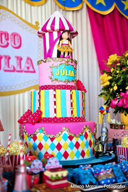 cake decorated for luxury circus party