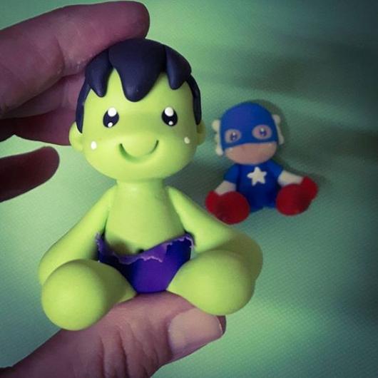 Biscuit doll of the Hulk and Captain America.