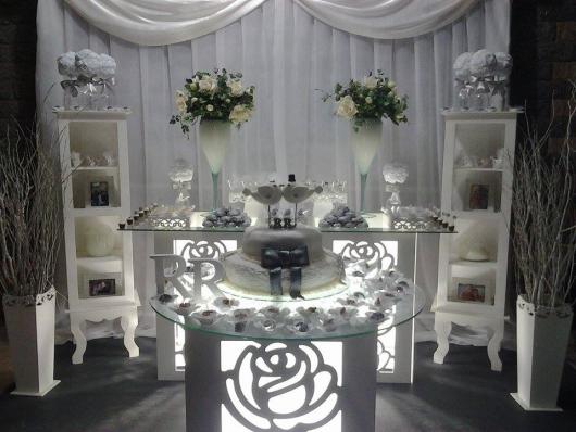 Silver and white decoration for Tin Wedding Party.