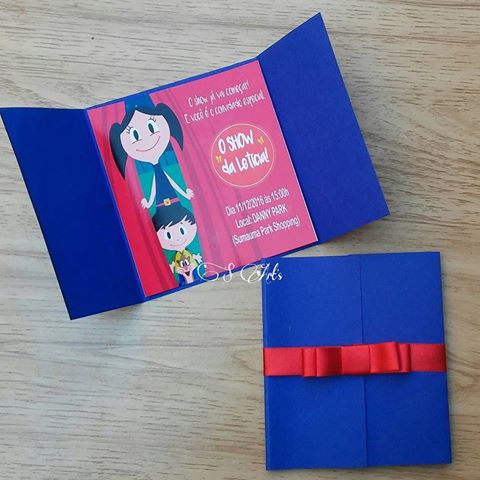 Luna Show invitations with blue tabs