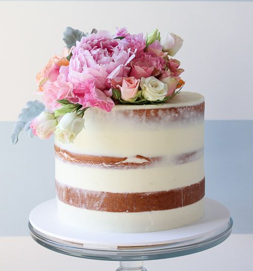 cake with natural flowers 2