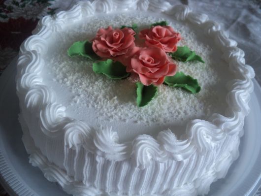 cake with whipped flowers 7