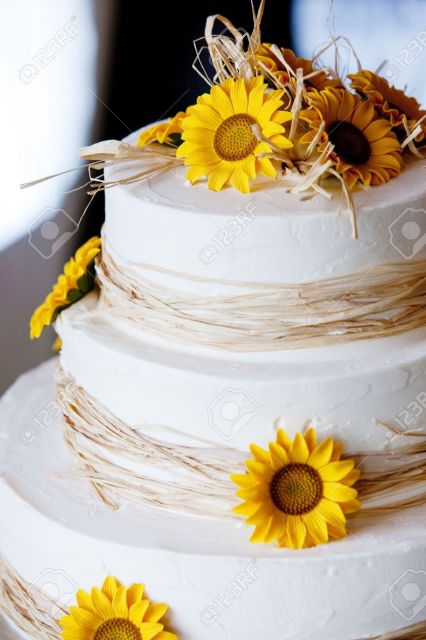 cake with yellow flowers 4