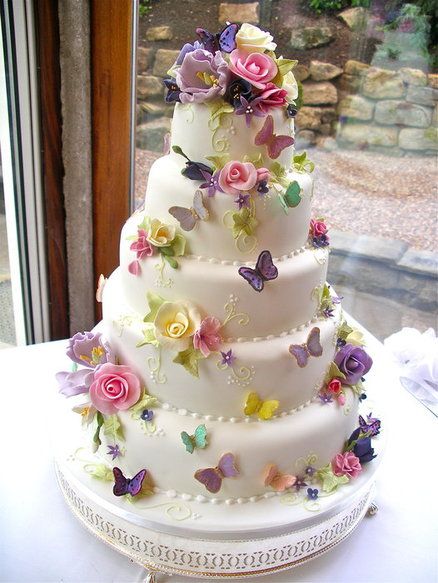 cake with flowers and butterflies 5