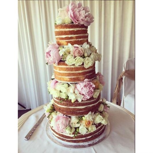 naked cake with flowers 6