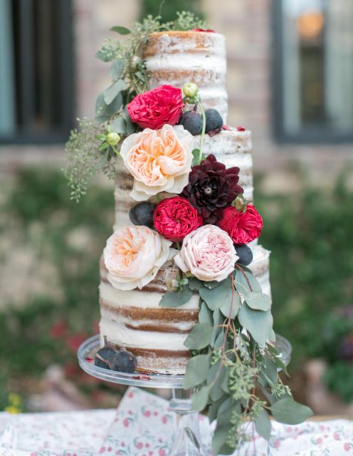 naked cake with flowers 1