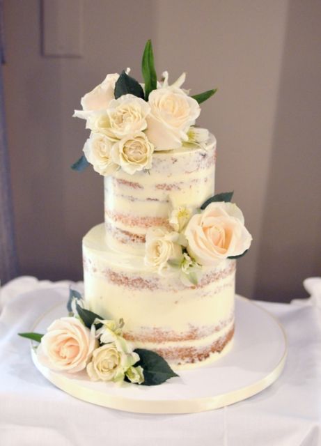 naked cake with flowers 3
