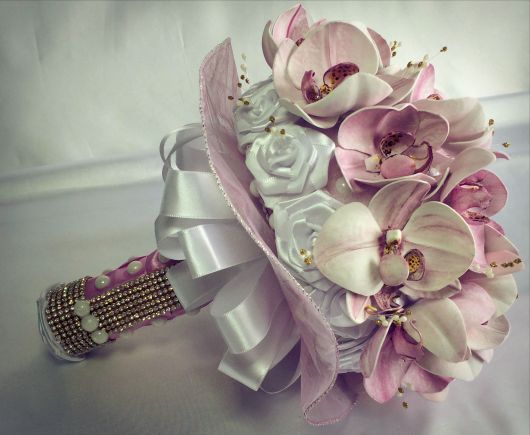 bouquet with satin ribbons
