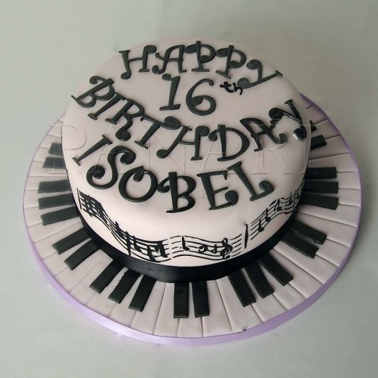 cake-with-musical-notes-folder-ideas