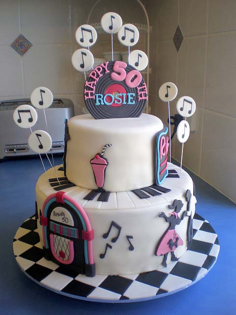 cake-with-musical-notes-disco-folder