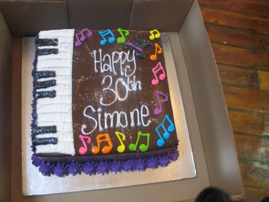 cake-with-musical-notes-colorful-ideas
