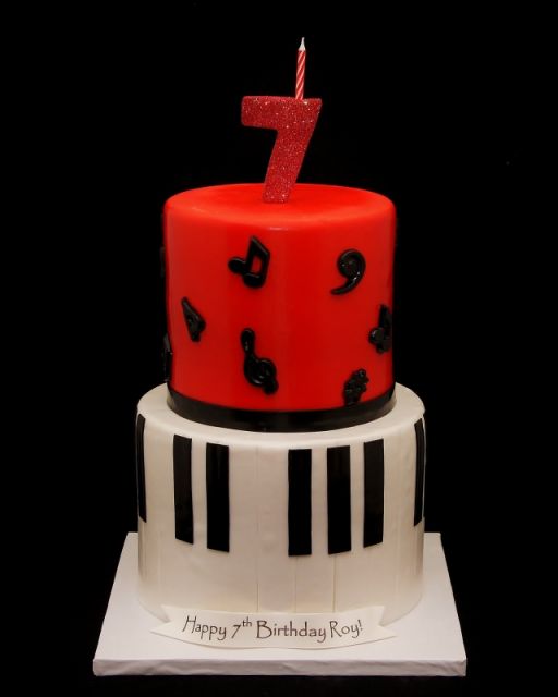 cake-with-colored-musical-notes