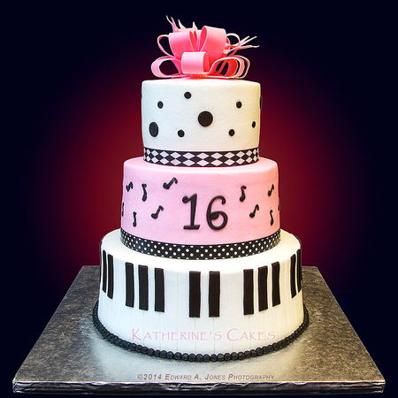 cake-with-musical-notes-color