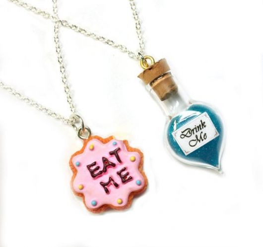 present-to-friend-necklaces-that-complete-eat-me