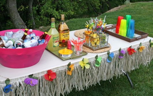 luau-party-table