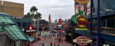 Can anyone go to Universal CityWalk?