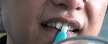 Can you use magic eraser on teeth?