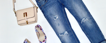Can you wear ripped jeans to Disney?