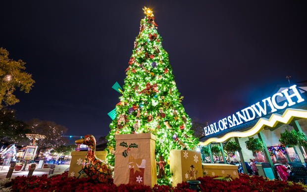 Does Downtown Disney have Christmas lights?