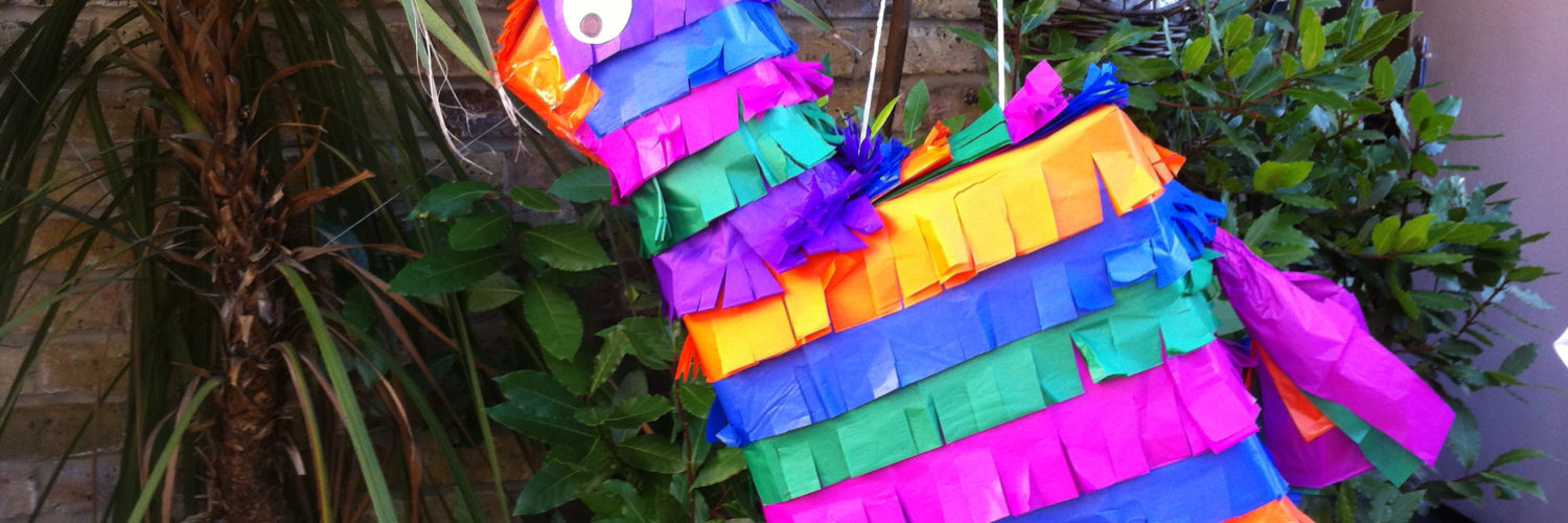 How do you make a piñata in 10 steps?