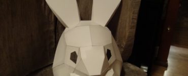 How do you make an easy cardboard mask?