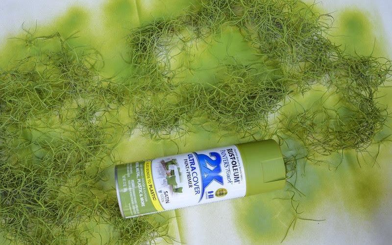 How do you make fake moss?