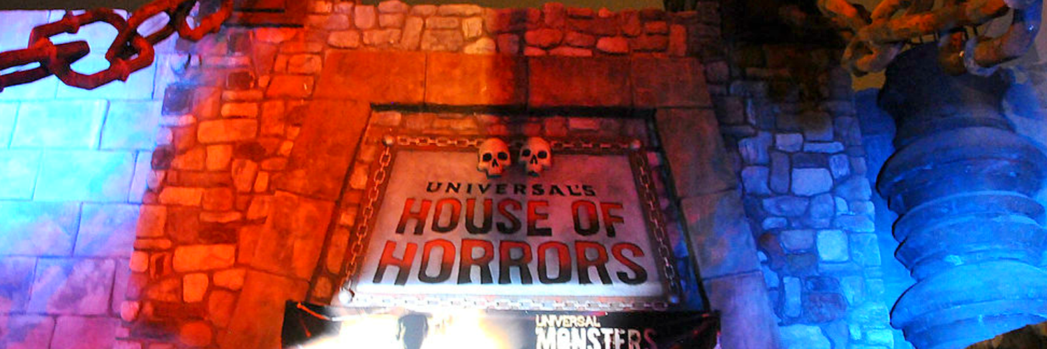 Is there a minimum age for Halloween Horror Nights?