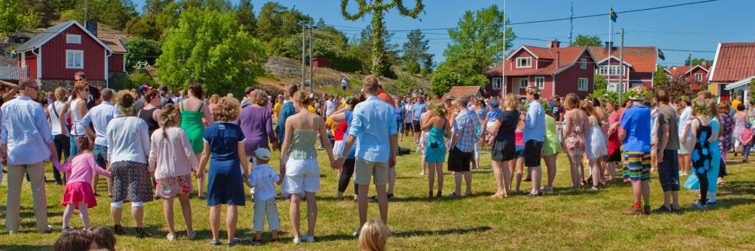 What do Swedes drink at midsommar?