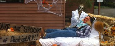 What do scarecrows symbolize in Halloween?