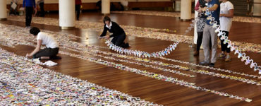 What is the longest paper chain?
