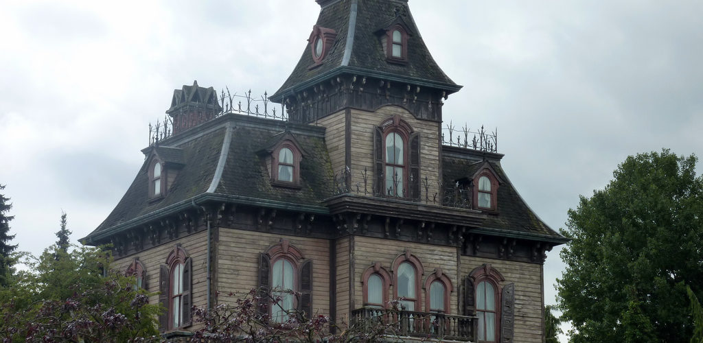 What makes a good haunted house?