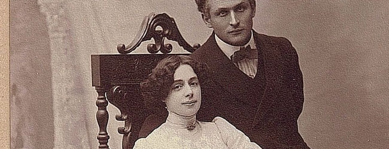 Who was Harry Houdini's wife?
